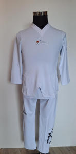 Daedo WT-Stil Wettkampf Dobok weißer Kragen TA 2026 - inkl. Rücken- und Hosenbeindruck