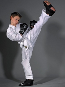 KWON Karate Anzug SEITO Plus