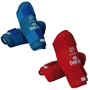 Daedo PR15731 Forearm guard, approved by the European Karate Federation