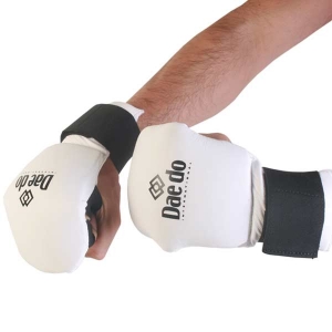 Daedo PR1640 Karate Gloves Leather
