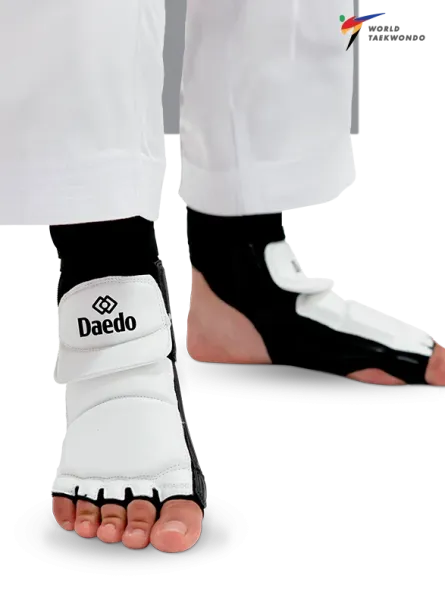 Daedo PRO15944 Feet Protector TKD Competition